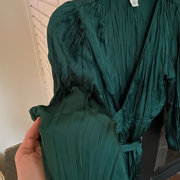 H&M Wrap Dress - Picture 4 of 7